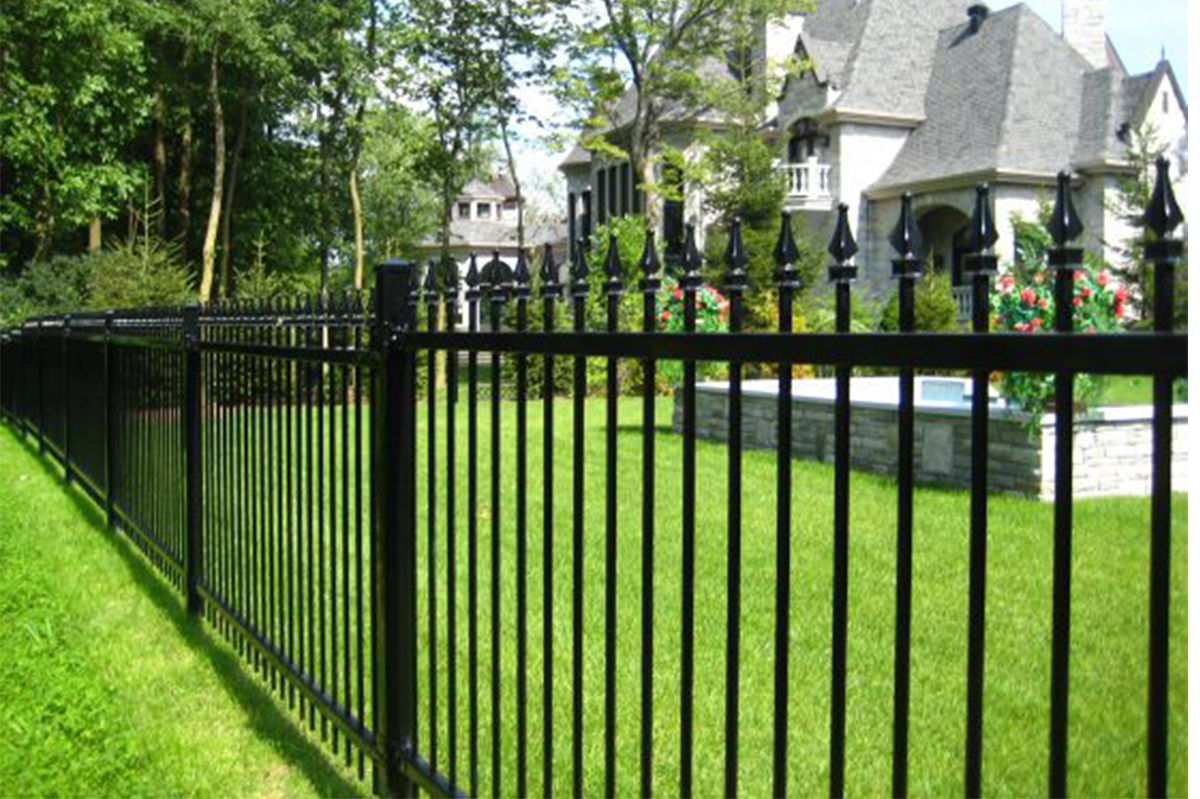 Clôture ornementale classique